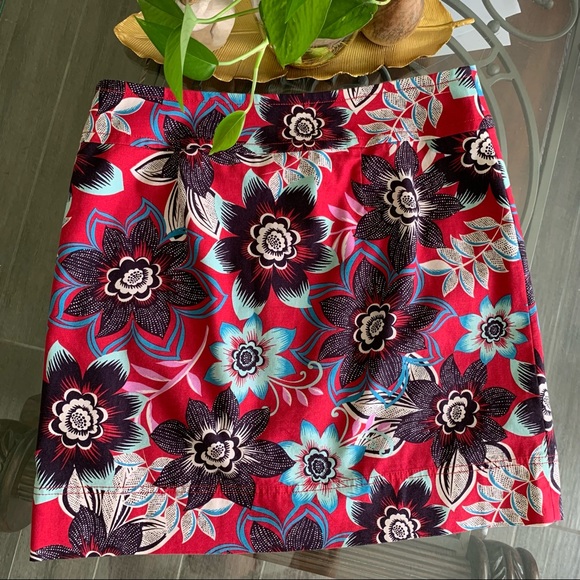 TALBOTS  VIBRANT FLORAL SKIRT SIZE 10 - Picture 1 of 7
